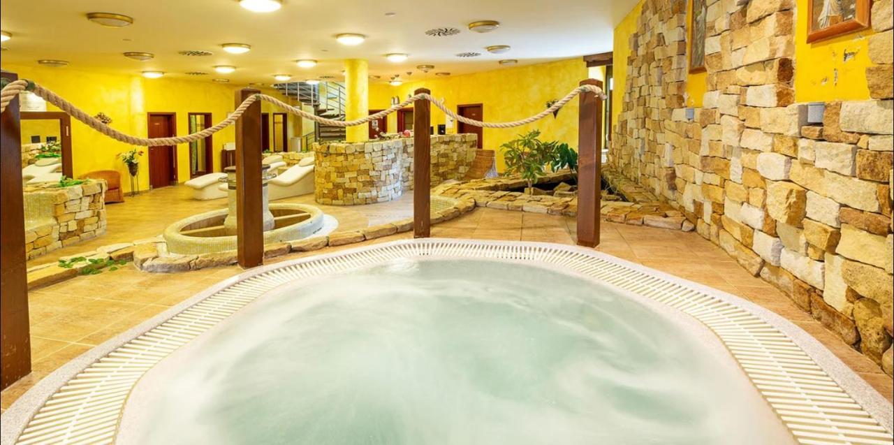 Spa Hotel Bily Horec Harrachov Eksteriør billede
